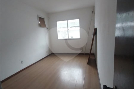 Casa à venda com 4 quartos, sendo 1 suíte, em Campo Grande, Rio de Janeiro, RJ