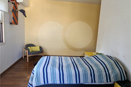 Casa à venda com 5 quartos, sendo 4 suítes, em Butantã, São Paulo, SP