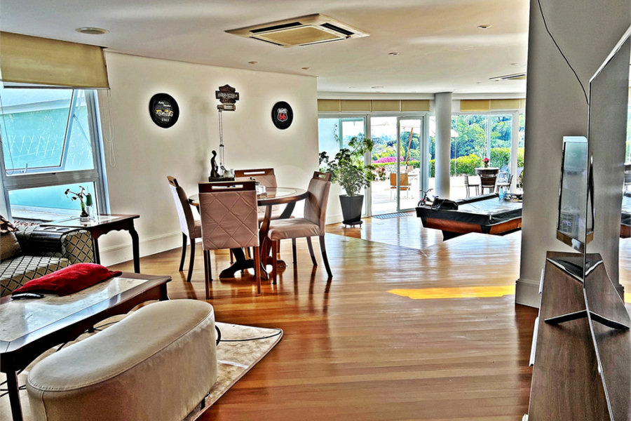 Casa à venda com 4 suítes no condomínio Residencial Jd. Ibiratiba, São Paulo - SP