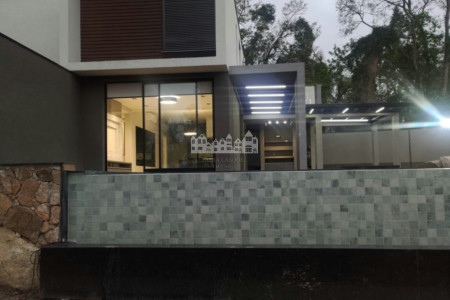 Casa à venda com 3 suítes no condomínio Lá Reserva Atibaia, Atibaia - SP