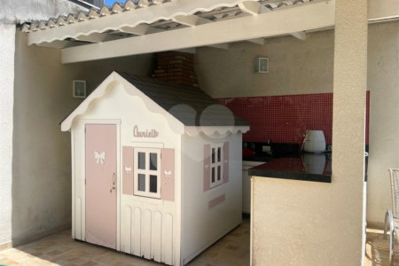 Casa à venda com 4 quartos, sendo 2 suítes,  no condomínio Village Place, São Paulo - SP