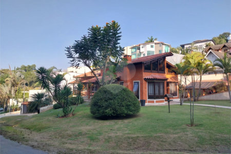 Casa Térrea à venda com 4 quartos, sendo 1 suíte,  em Parque dos Lagos, Mogi das Cruzes, SP