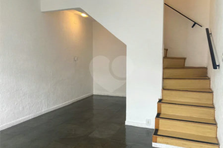 Sobrado à venda ou para alugar com 2 quartos em Chácara Santo Antônio, São Paulo, SP
