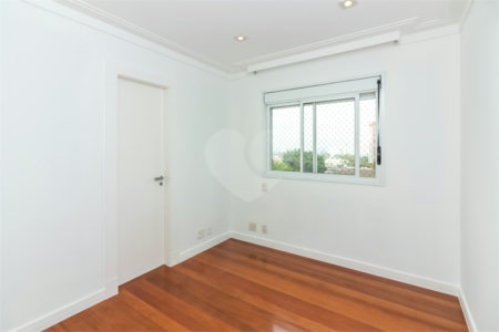 Apartamento à venda com 3 suítes em Alto da Boa Vista, São Paulo, SP