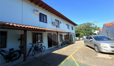 Casa em condomínio à venda com 2 suítes em Palmeiras, Cabo Frio, RJ