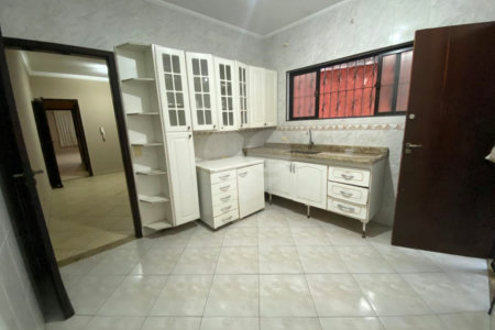 Casa à venda com 3 quartos, sendo 1 suíte, em Vila Valença, São Vicente, SP