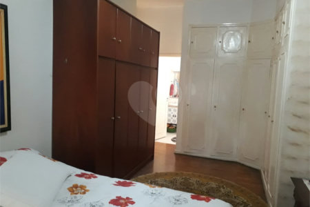 Casa à venda com 3 quartos, sendo 1 suíte, em Campo Belo, São Paulo, SP