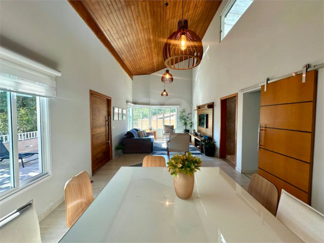 Casa Térrea à venda com 3 suítes em Tremembé, São Paulo, SP