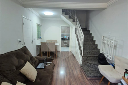 Casa à venda com 3 quartos, sendo 1 suíte, no condomínio Mariana, São Paulo - SP