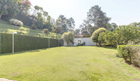 Casa à venda ou para alugar com 3 quartos, sendo 1 suíte,  no condomínio Chácara Flora, São Paulo - SP