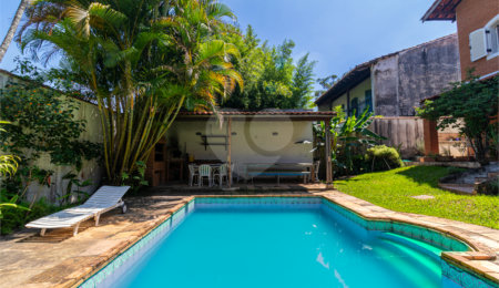 Casa de Vila à venda com 4 quartos, sendo 2 suítes, em Alto da Boa Vista, São Paulo, SP