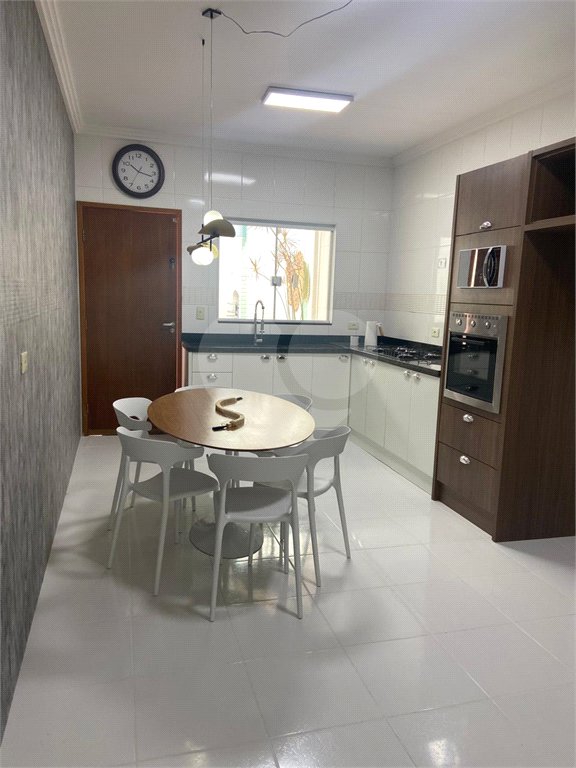 Sobrado à venda com 3 quartos, sendo 1 suíte,  em Vila Pires, Santo André, SP