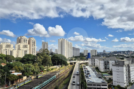 Apartamento à venda com 3 quartos, sendo 1 suíte, em Vila Anastácio, São Paulo, SP