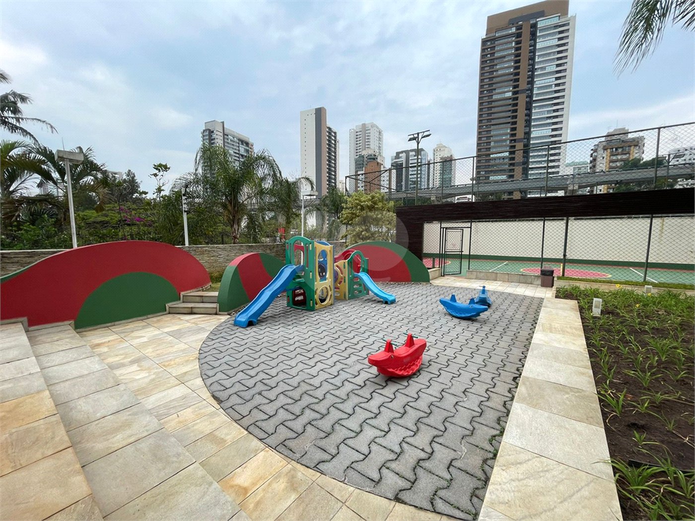 Apartamento à venda com 3 suítes em Brooklin Paulista, São Paulo, SP