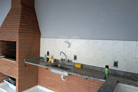 Sobrado à venda com 3 suítes em Nossa Senhora Aparecida, Paulínia, SP