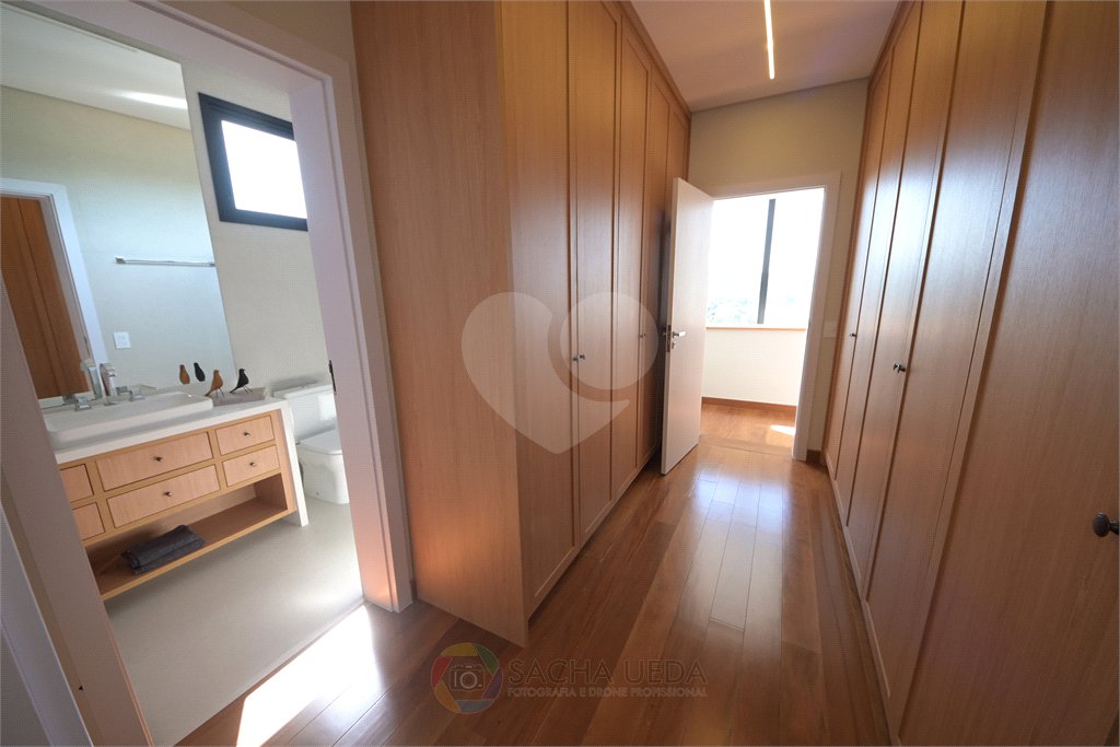 Casa à venda com 4 suítes no condomínio Villa dos Pinheiros, Indaiatuba - SP
