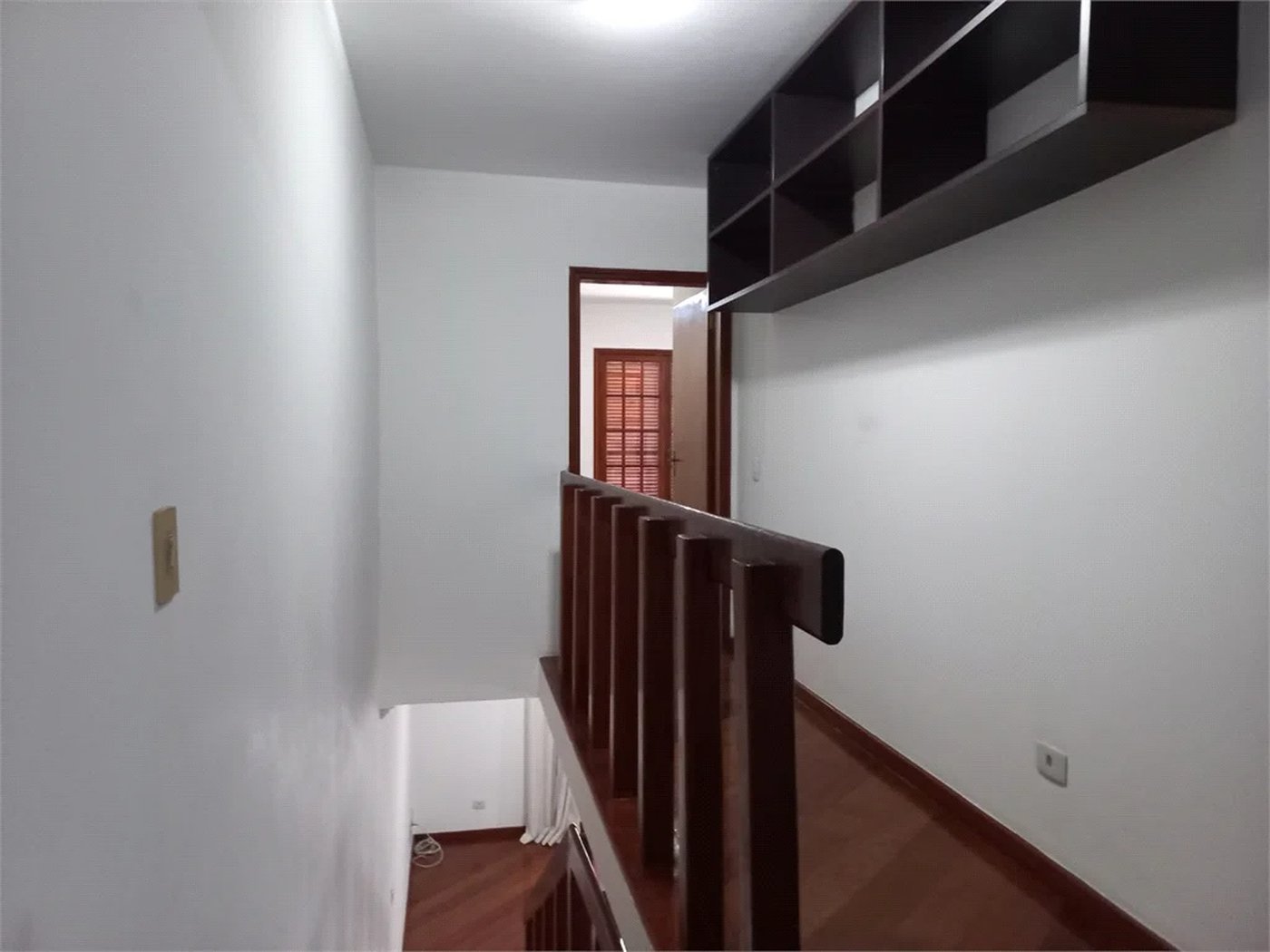 Sobrado à venda com 4 quartos, sendo 3 suítes,  em Cidade São Francisco, São Paulo, SP
