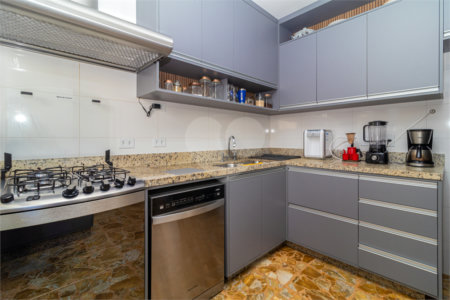 Casa à venda com 3 suítes em Interlagos, São Paulo, SP