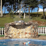 Chácara à venda com 8 quartos, sendo 3 suítes, no Centro, Toledo, MG