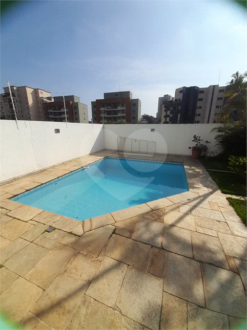 Casa para alugar com 3 quartos, sendo 1 suíte,  em Vila Sônia, São Paulo, SP