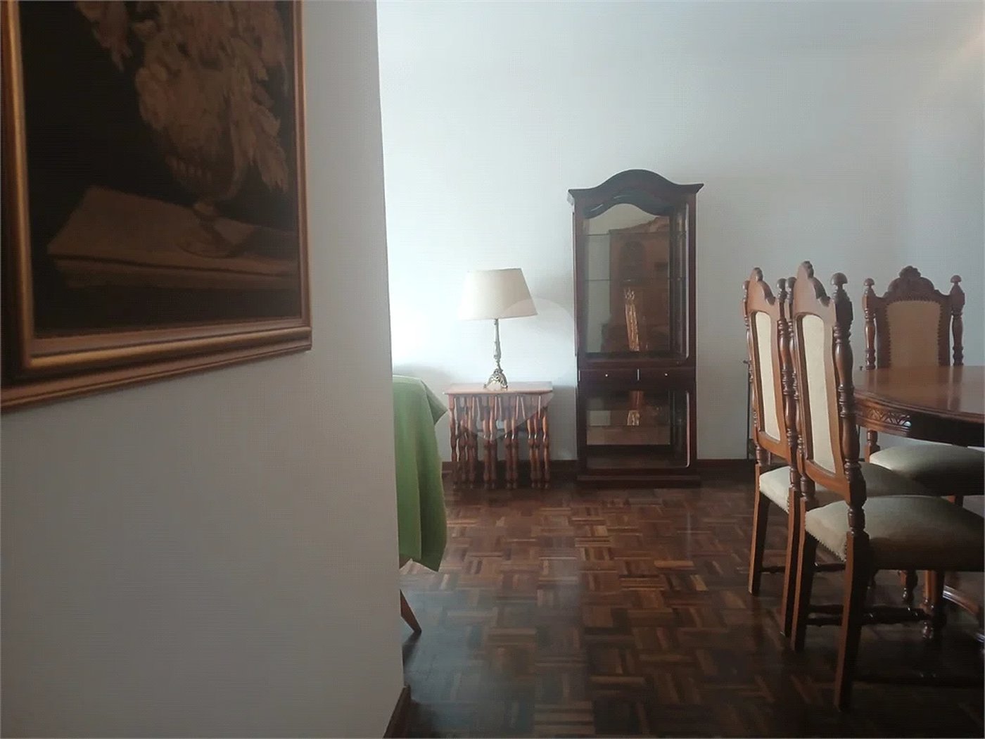 Apartamento a venda com porteira fechada no Belem com 95m com 03 dormitórios espaçoso sendo um suíte, 2 vagas. Aceita Permuta.