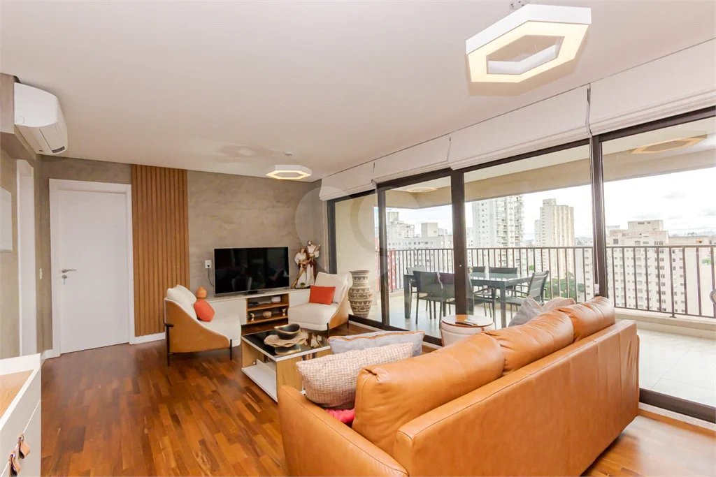 Apartamento à Venda na Vila Mariana com 163m², 3 Suítes e Varanda Gourmet