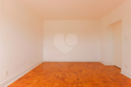 Apartamento à venda com 3 quartos, sendo 1 suíte,  em Santa Cecília, São Paulo, SP