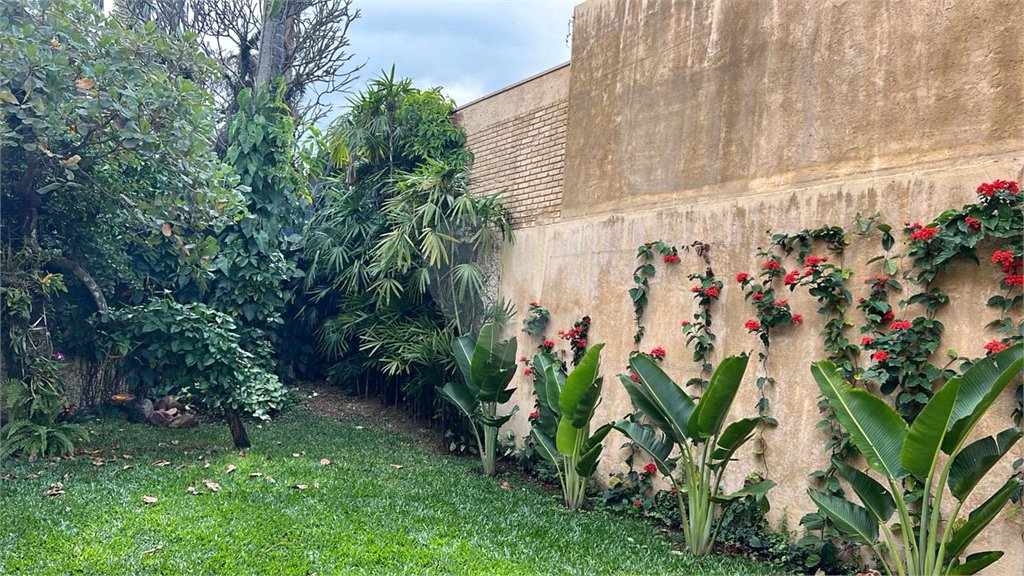 Casa à venda com 4 quartos, sendo 3 suítes, em Vila Madalena, São Paulo, SP