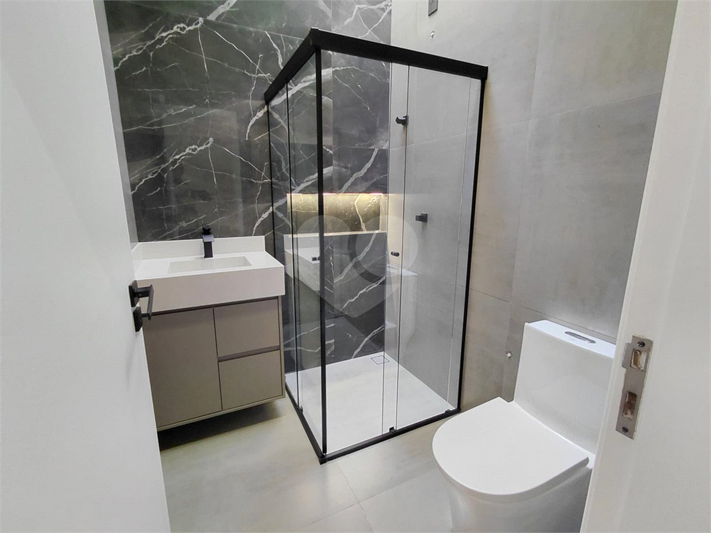 Casa à venda com 3 quartos, sendo 1 suíte, no condomínio Park Real Indaiatuba, Indaiatuba - SP