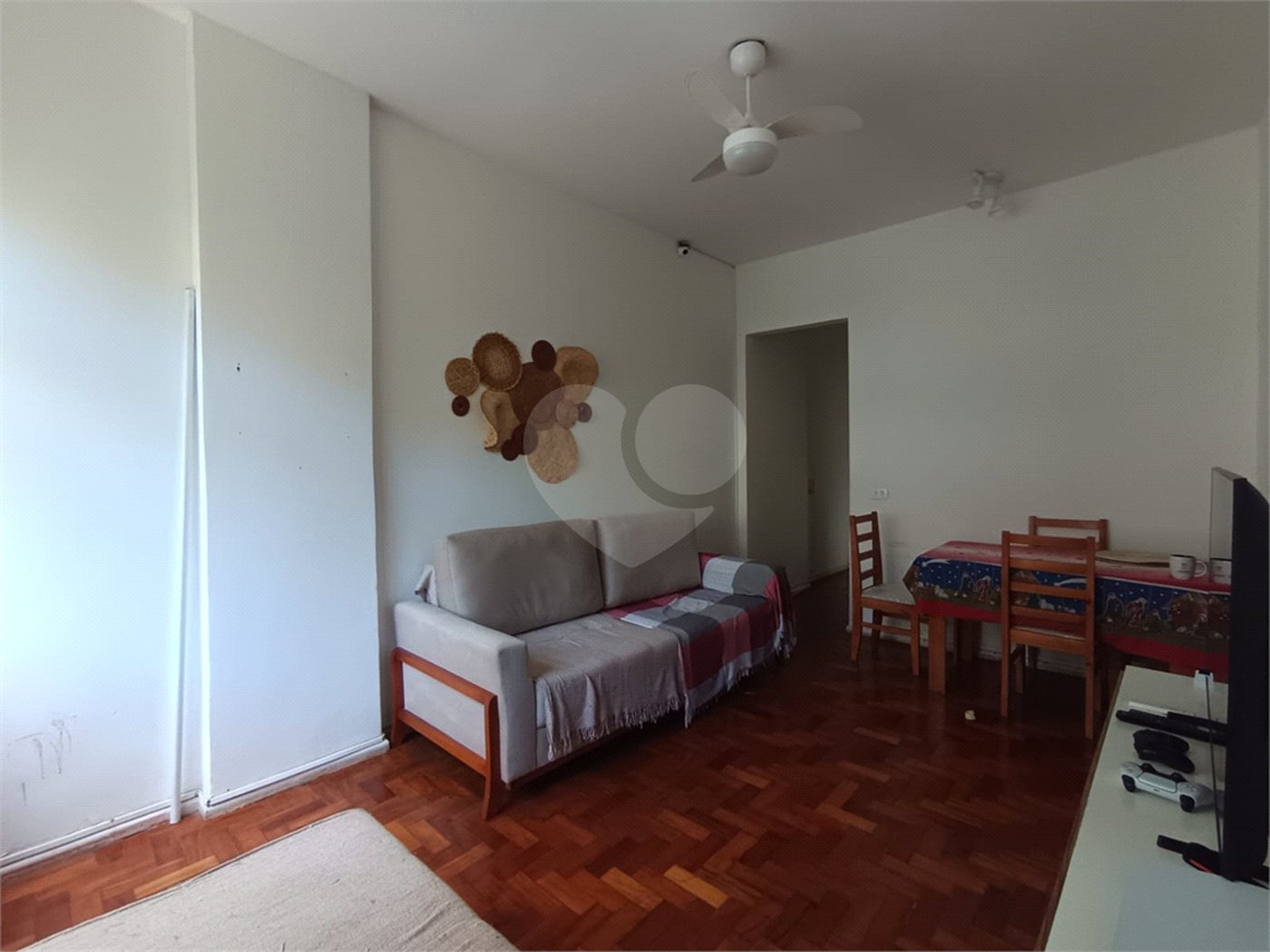 Apartamento à venda com 2 quartos, sendo 1 suíte, em Lagoa, Rio de Janeiro, RJ