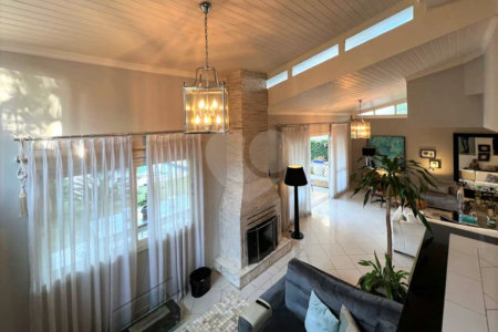 Casa à venda com 4 suítes em Vila Santo Antônio, Cotia, SP