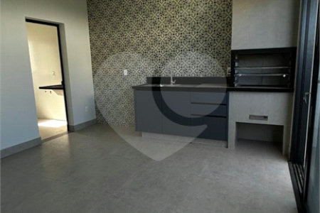 Casa à venda com 4 quartos, sendo 3 suítes, no condomínio Residencial Mont'alcino, Valinhos - SP