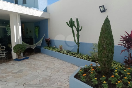 Casa à venda com 4 quartos, sendo 1 suíte, em Vila Rosa, Itapetininga, SP