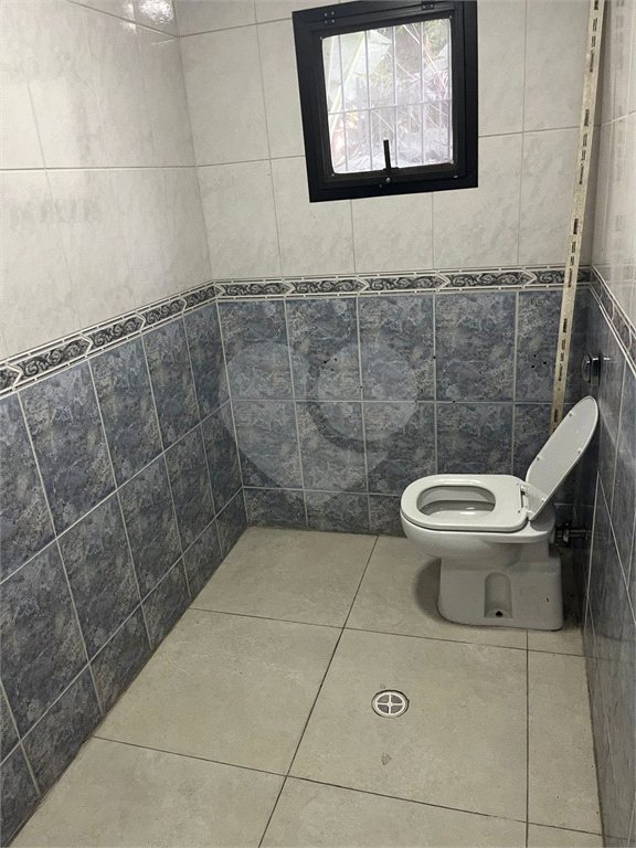 Salão para alugar em Vila Romanópolis, Ferraz de Vasconcelos, SP