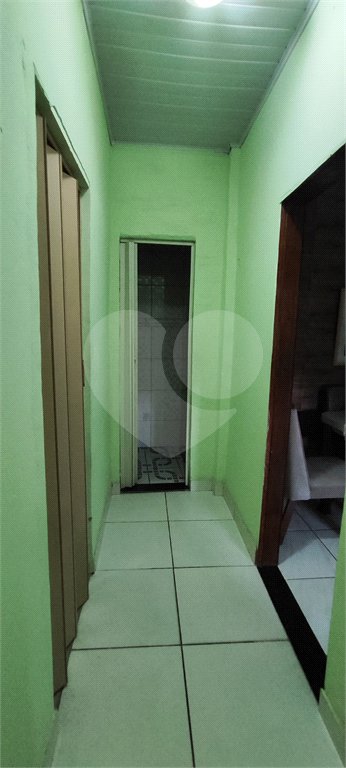 Casa à venda com 5 quartos, sendo 3 suítes, no condomínio Village Texeira Campos, Rio de Janeiro - RJ