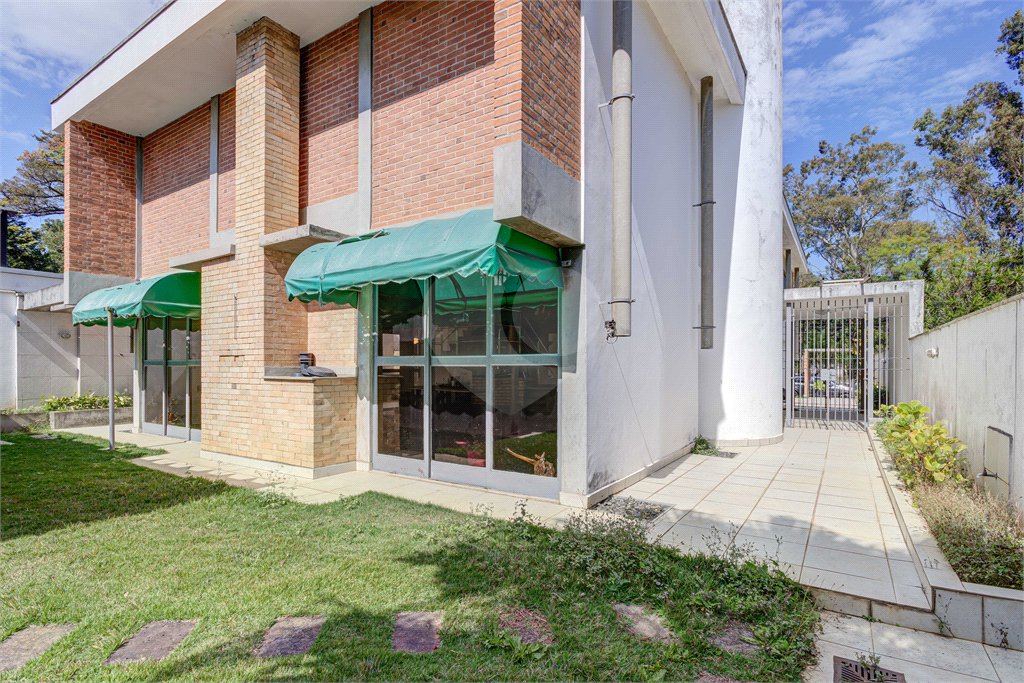 Casa à venda com 3 suítes em Interlagos, São Paulo, SP