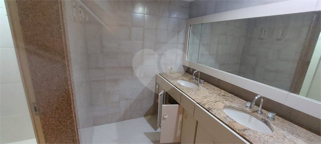 Apartamento à venda com 4 quartos, sendo 1 suíte,  em Laranjeiras, Rio de Janeiro, RJ