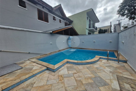 Casa à venda com 3 suítes no condomínio Residencial Jardim França, São Paulo - SP