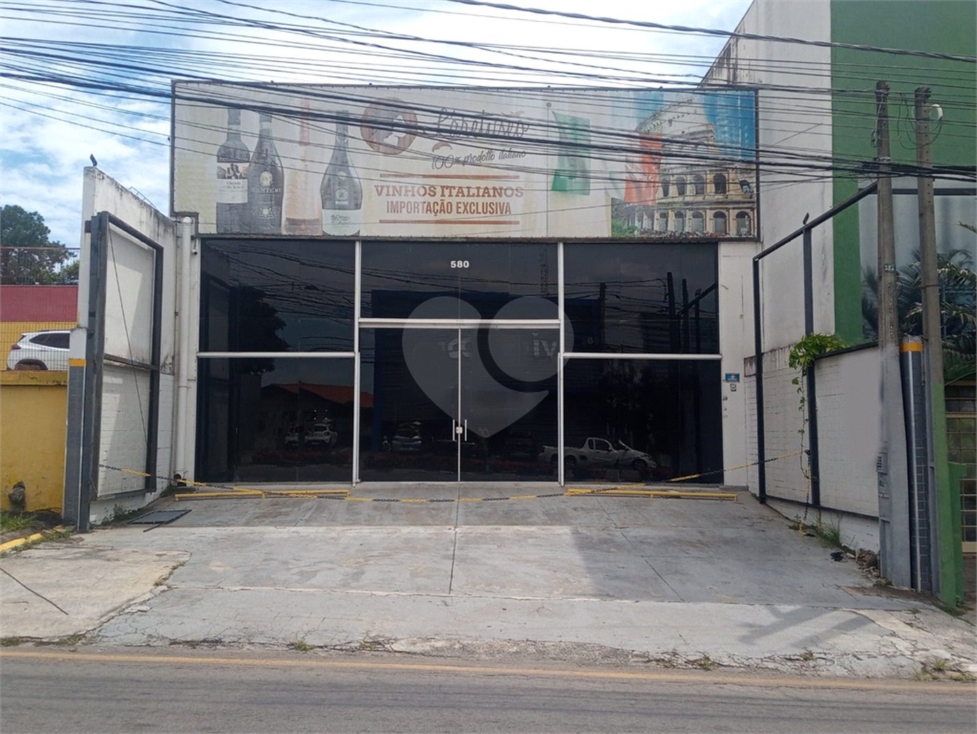Salão Comercial à venda ou para alugar em Marambaia, Vinhedo, SP