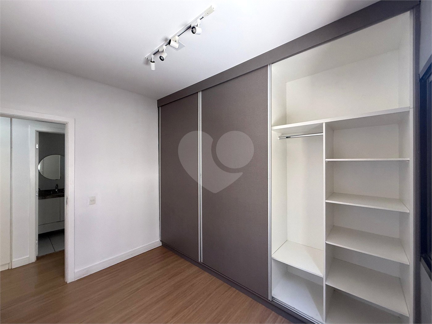Apartamento à venda com 3 quartos, sendo 1 suíte, em Vista Alegre, Vinhedo, SP