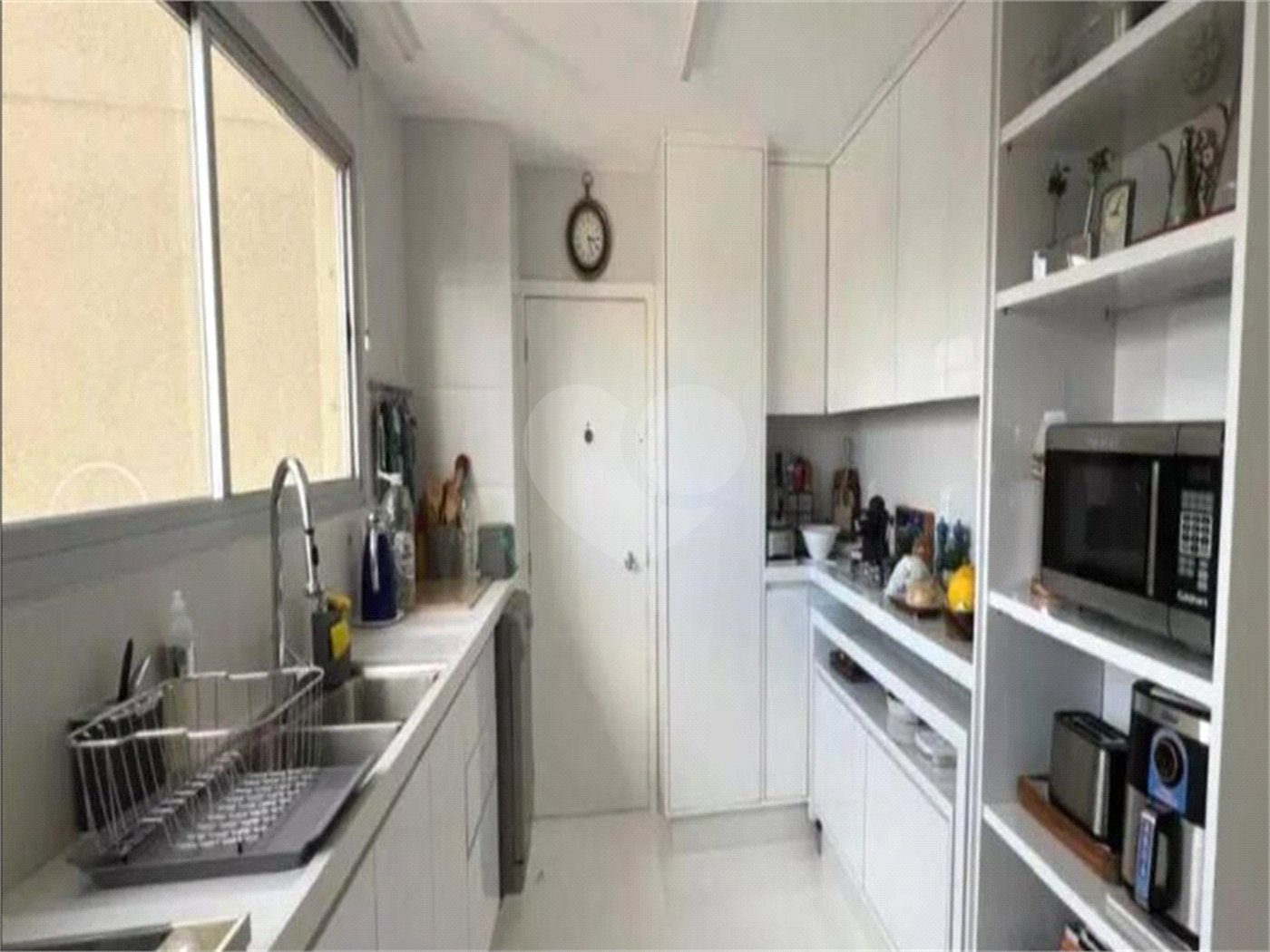 Apartamento à venda com 3 quartos, sendo 1 suíte, em Moema, São Paulo, SP