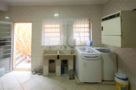 Casa à venda com 5 quartos, sendo 4 suítes, em Vila Maria Alta, São Paulo, SP