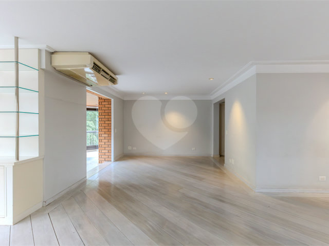 Apartamento à venda com 4 suítes em Moema, São Paulo, SP