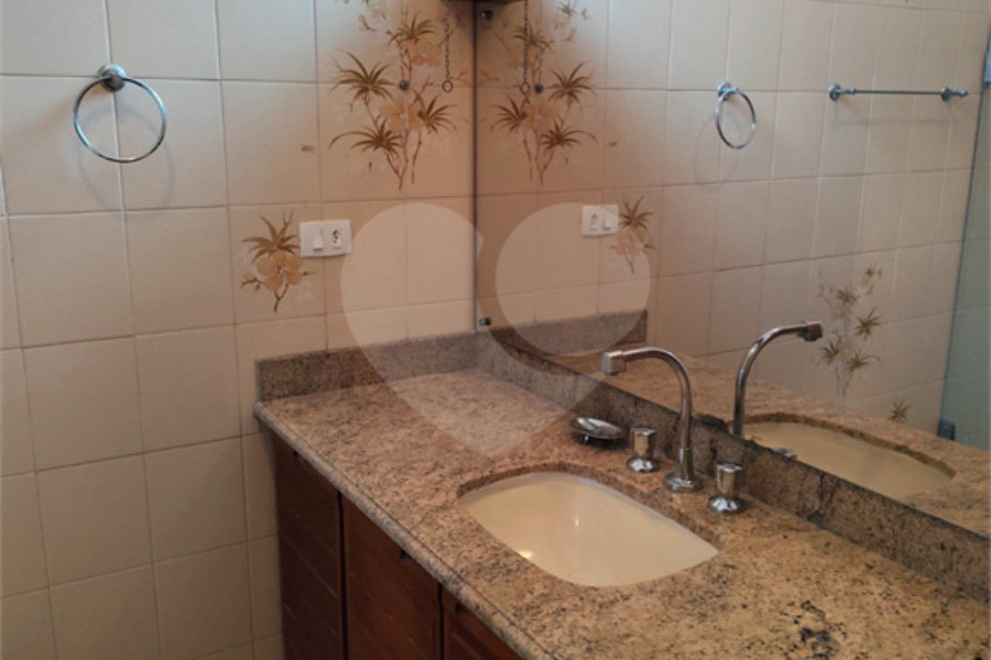 Sobrado à venda com 4 suítes em Santana, São Paulo, SP