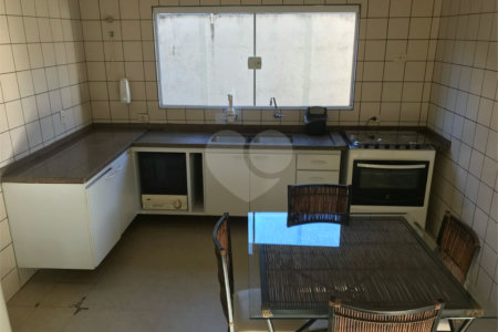 Casa à venda com 5 quartos, sendo 2 suítes,  em Jardim Maristela, Atibaia, SP