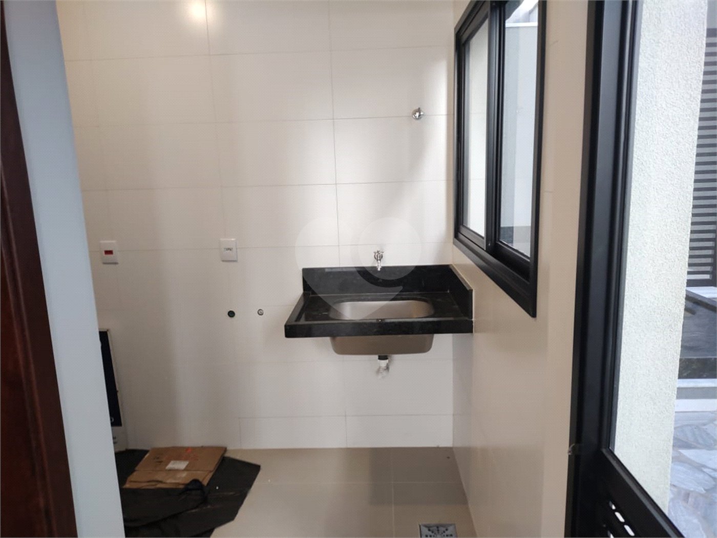 Casa à venda com 3 suítes no condomínio Santa Isabel I, Louveira - SP