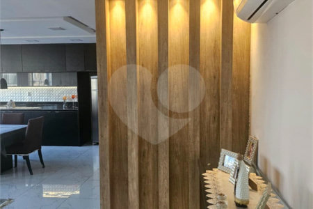 Apartamento à venda com 3 quartos, sendo 1 suíte, em Copacabana, Rio de Janeiro, RJ