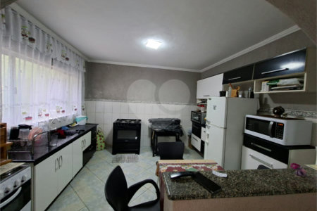 Casa à venda com 4 quartos, sendo 1 suíte,  em Vila Santa Maria, Guarulhos, SP