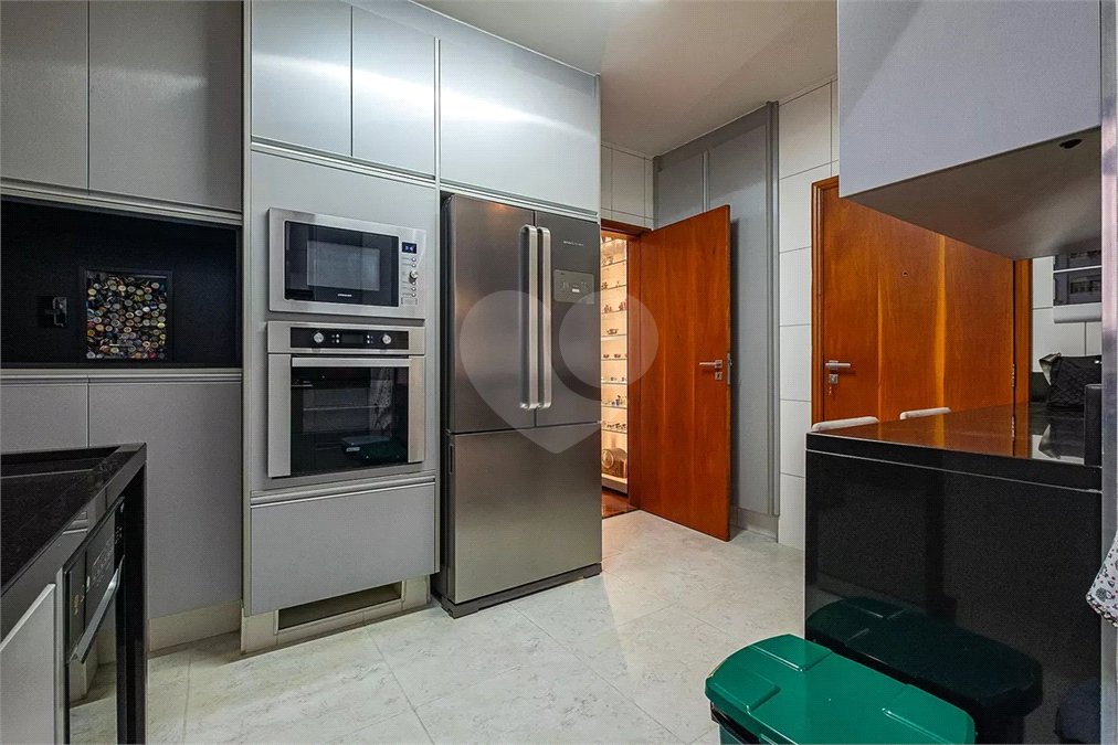 Apartamento à venda com 3 quartos, sendo 1 suíte, em Jardim das Bandeiras, São Paulo, SP