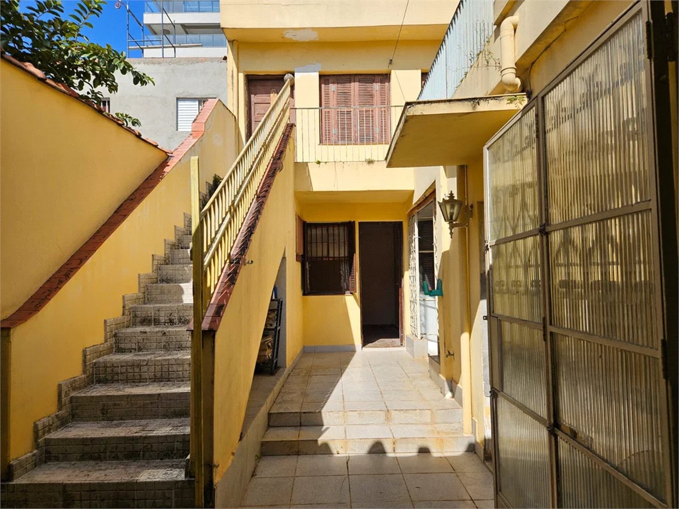 Casa à venda com 3 quartos, sendo 1 suíte, em Água Branca, São Paulo, SP